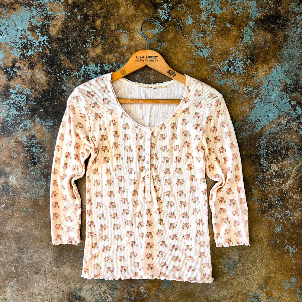 Vintage 90s Floral Print Henley Top Size S Ribbed Knit Pink Lettuce Hem Coquette